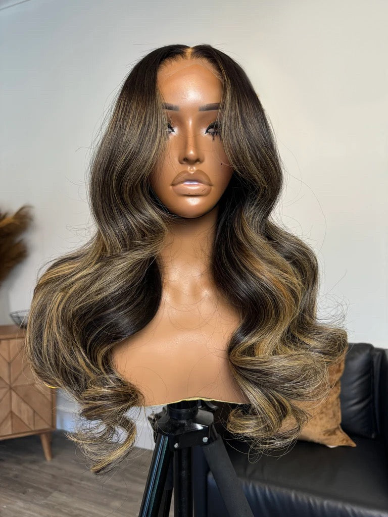 MONIQUE <p> Blonde Glueless HD Closure Wig